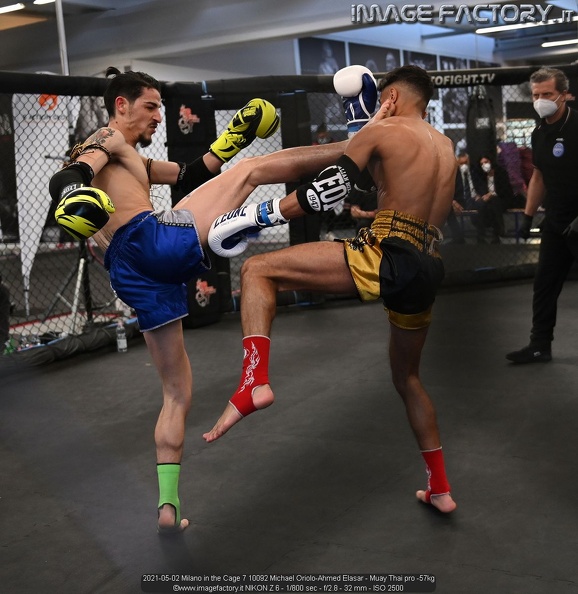 2021-05-02 Milano in the Cage 7 10092 Michael Oriolo-Ahmed Elasar - Muay Thai pro -57kg.jpg